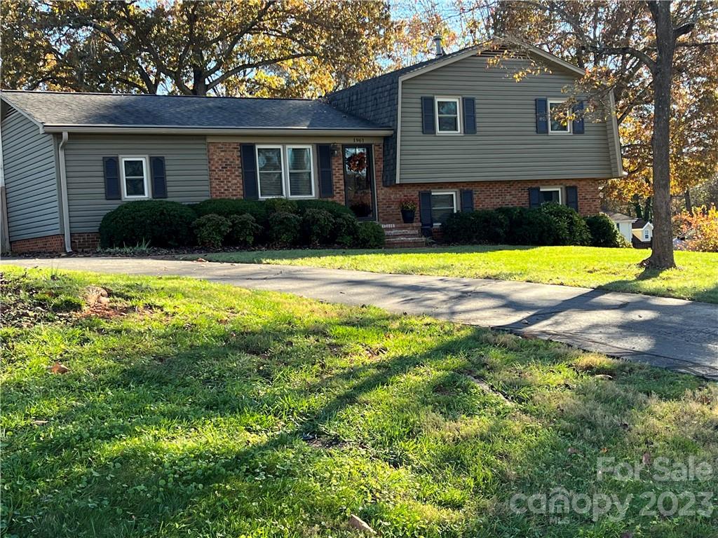 1961 Villa Drive Newton NC 28658