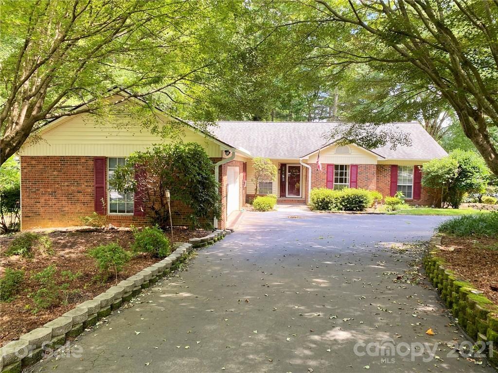 1 Pebble Beach Court Etowah NC 28729