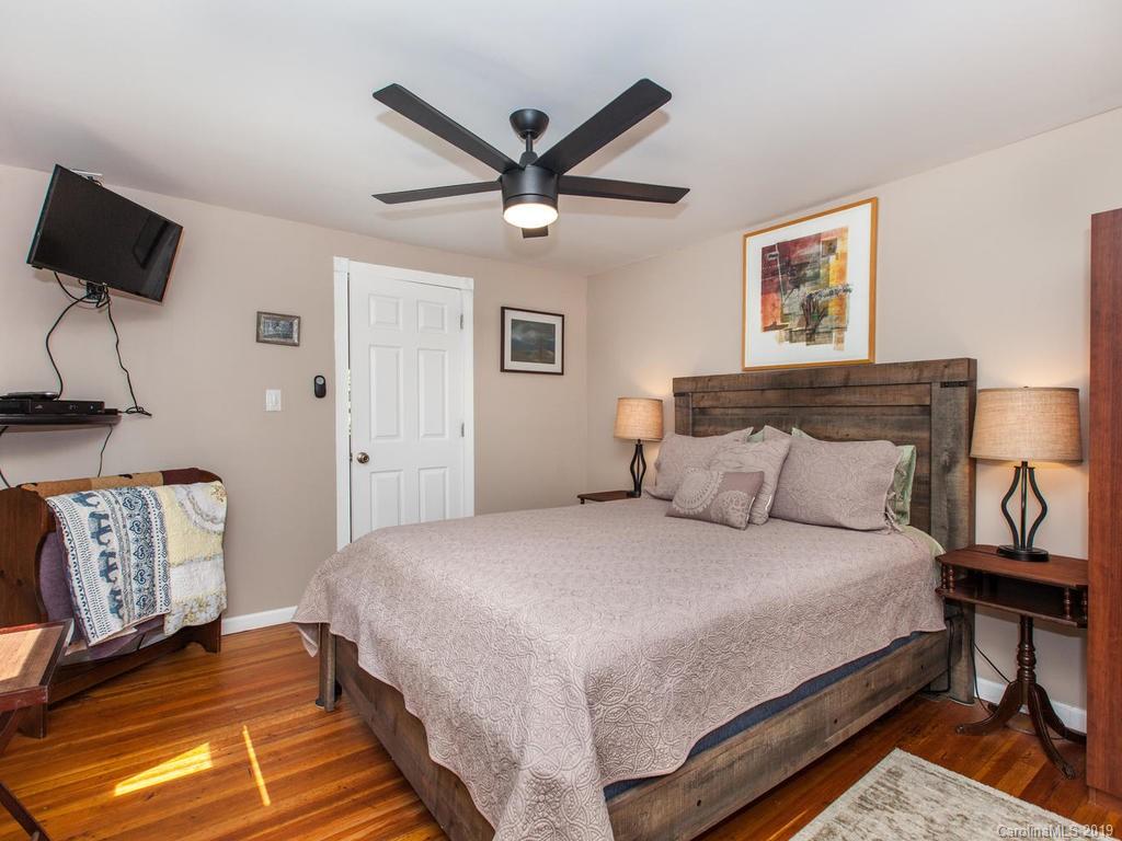 12 Thompson Road Asheville NC 28806