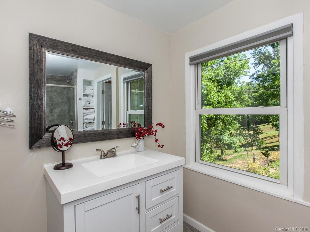 12 Thompson Road Asheville NC 28806