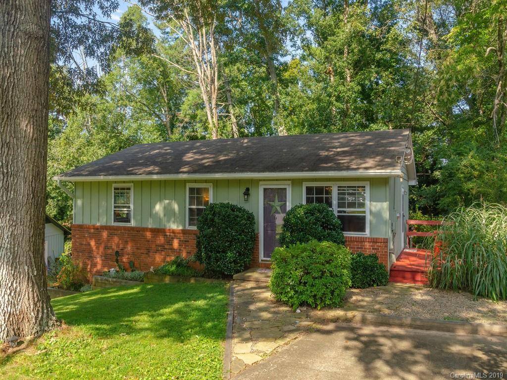 15 Eastridge Court Fairview NC 28730
