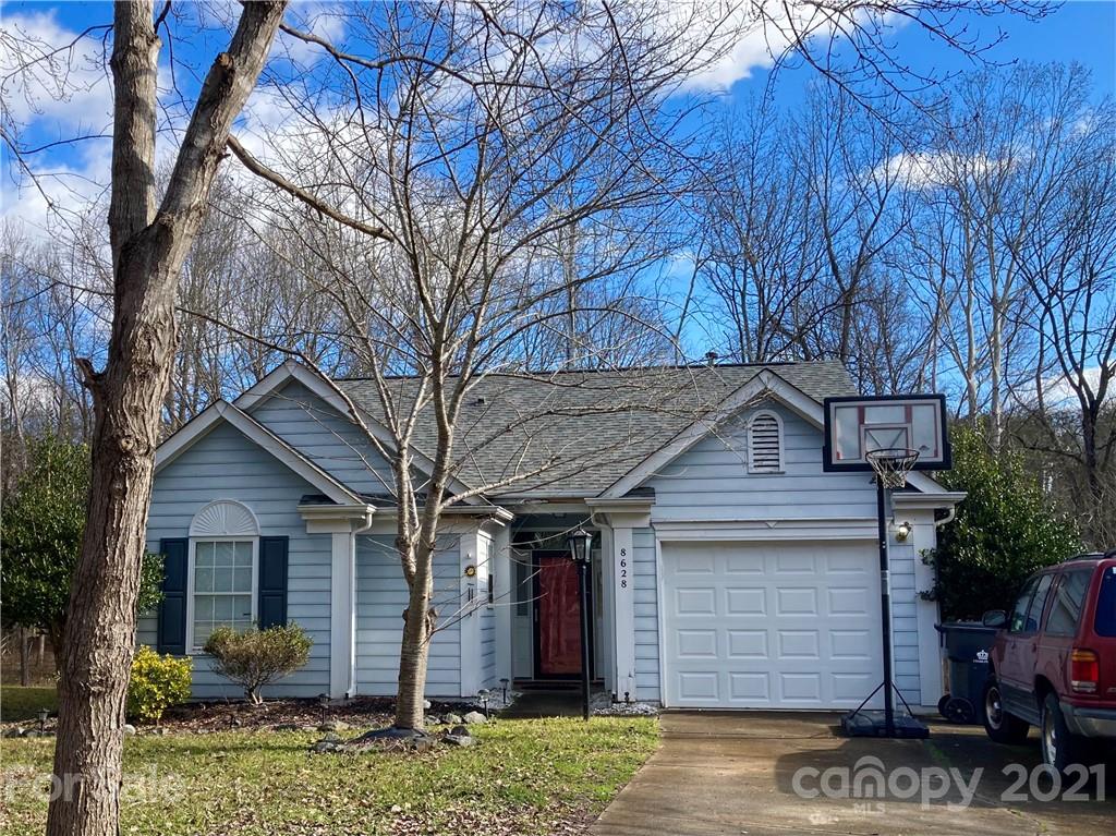 8628 Lockerbie Lane Charlotte NC 28215