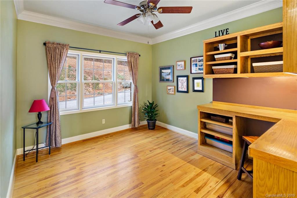 40 Oak Hollow Drive Asheville NC 28805