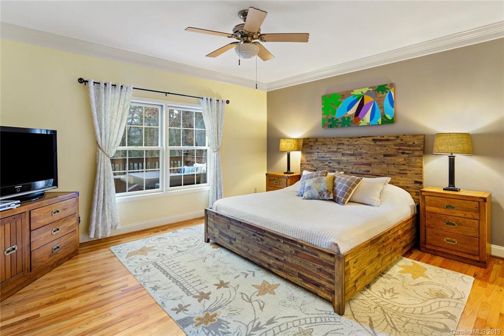 40 Oak Hollow Drive Asheville NC 28805