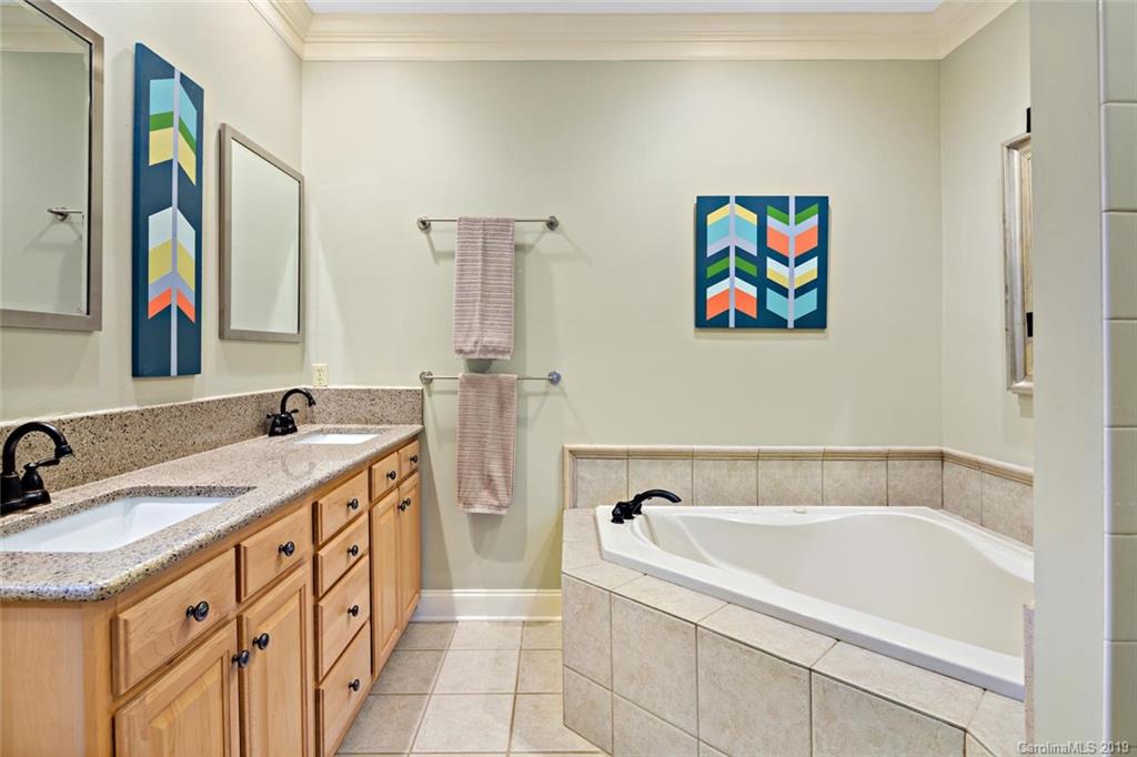 40 Oak Hollow Drive Asheville NC 28805