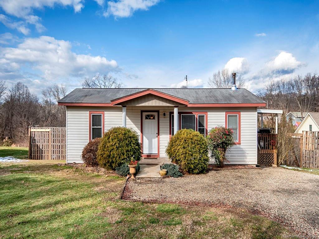 171 Moody Avenue Candler NC 28715