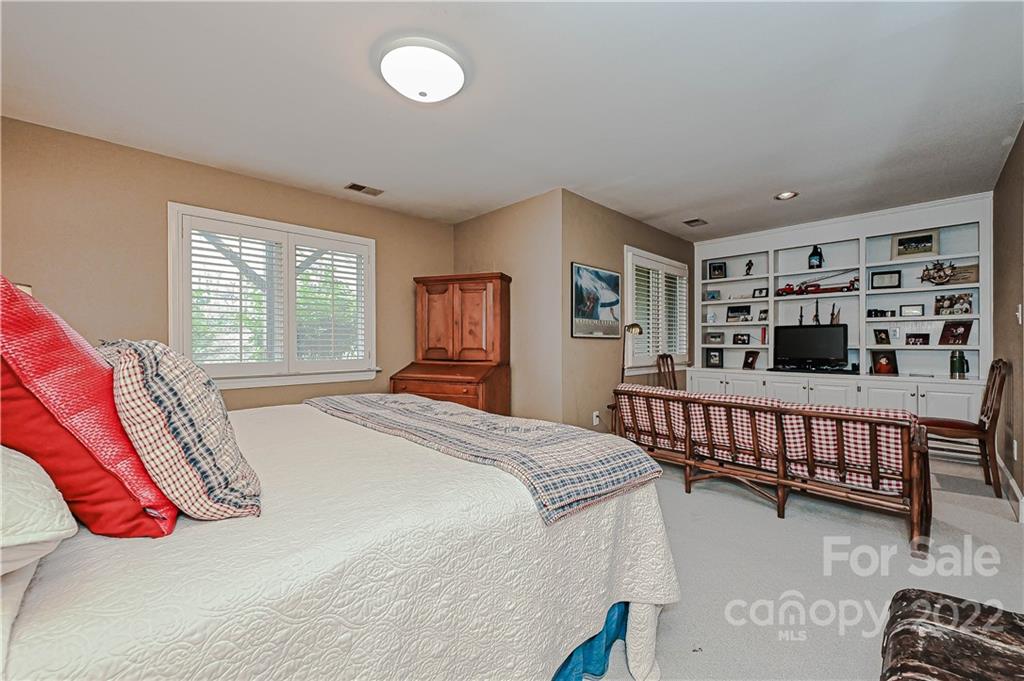 6631 Gaywind Drive Charlotte NC 28226