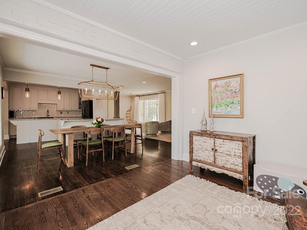 415 Ashworth Road Charlotte NC 28211