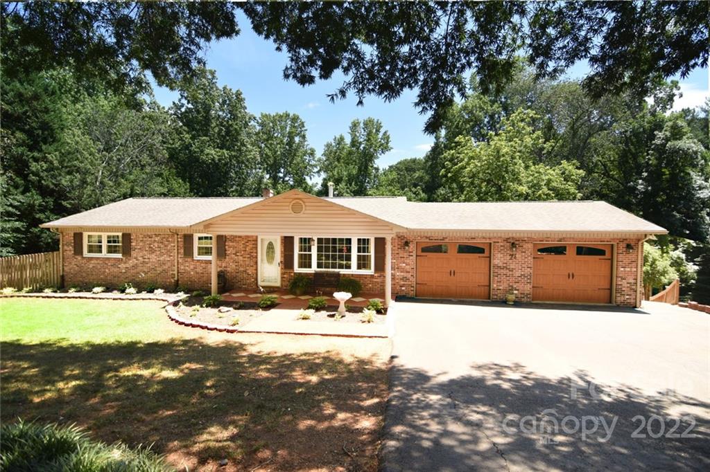 71 Lakemont Park Road Hickory NC 28601