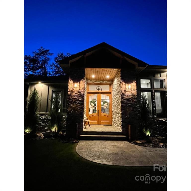 74 Crossings Circle Fairview NC 28730