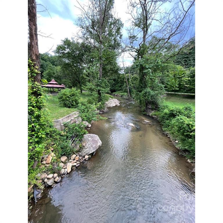 74 Crossings Circle Fairview NC 28730