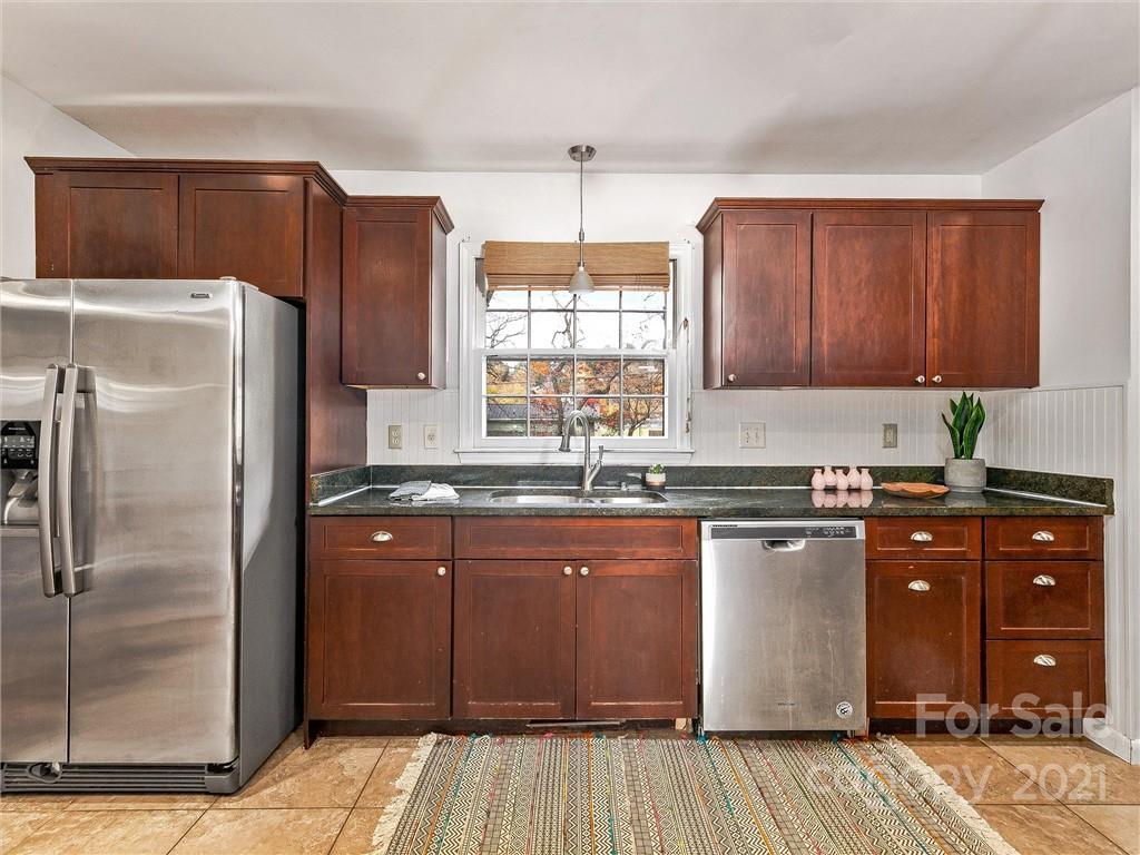 43 Sareva Place Asheville NC 28804