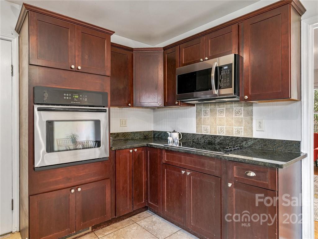 43 Sareva Place Asheville NC 28804