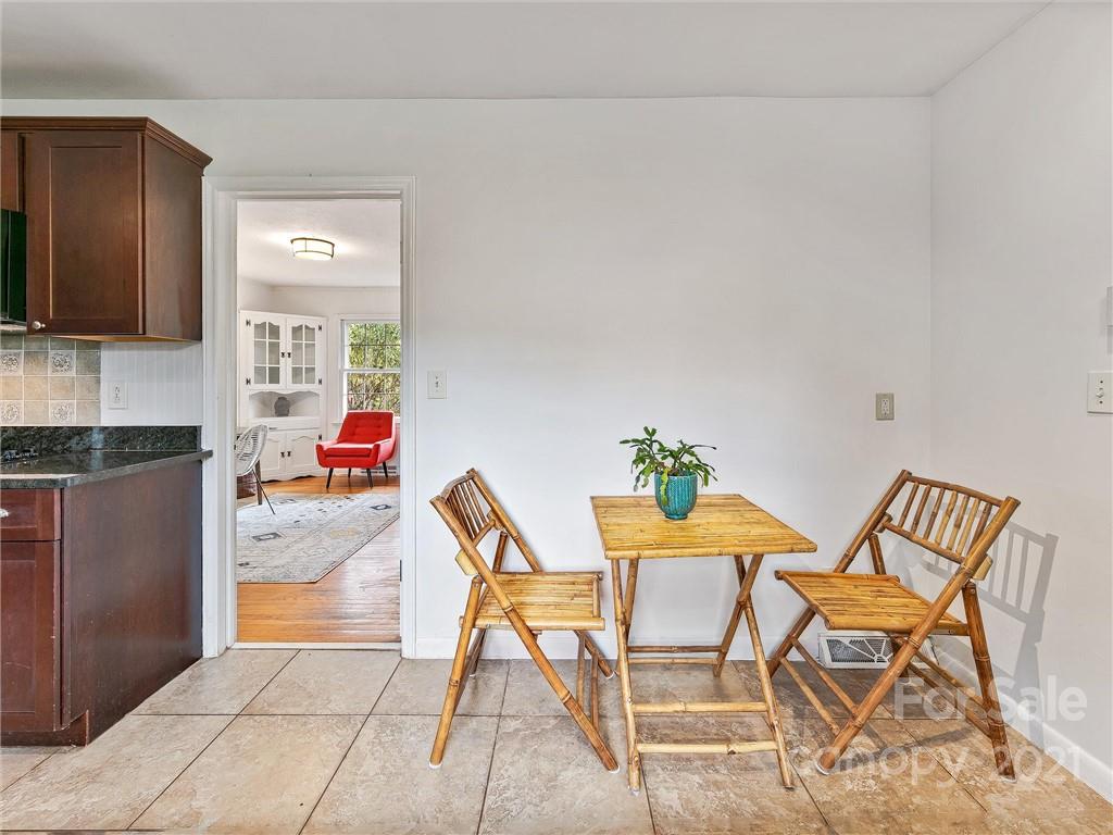 43 Sareva Place Asheville NC 28804