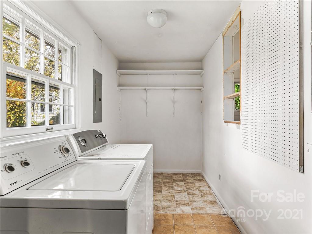 43 Sareva Place Asheville NC 28804