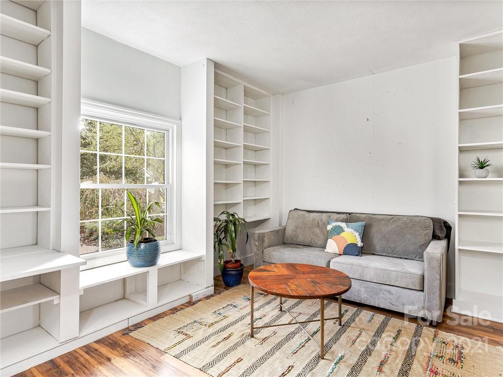 43 Sareva Place Asheville NC 28804