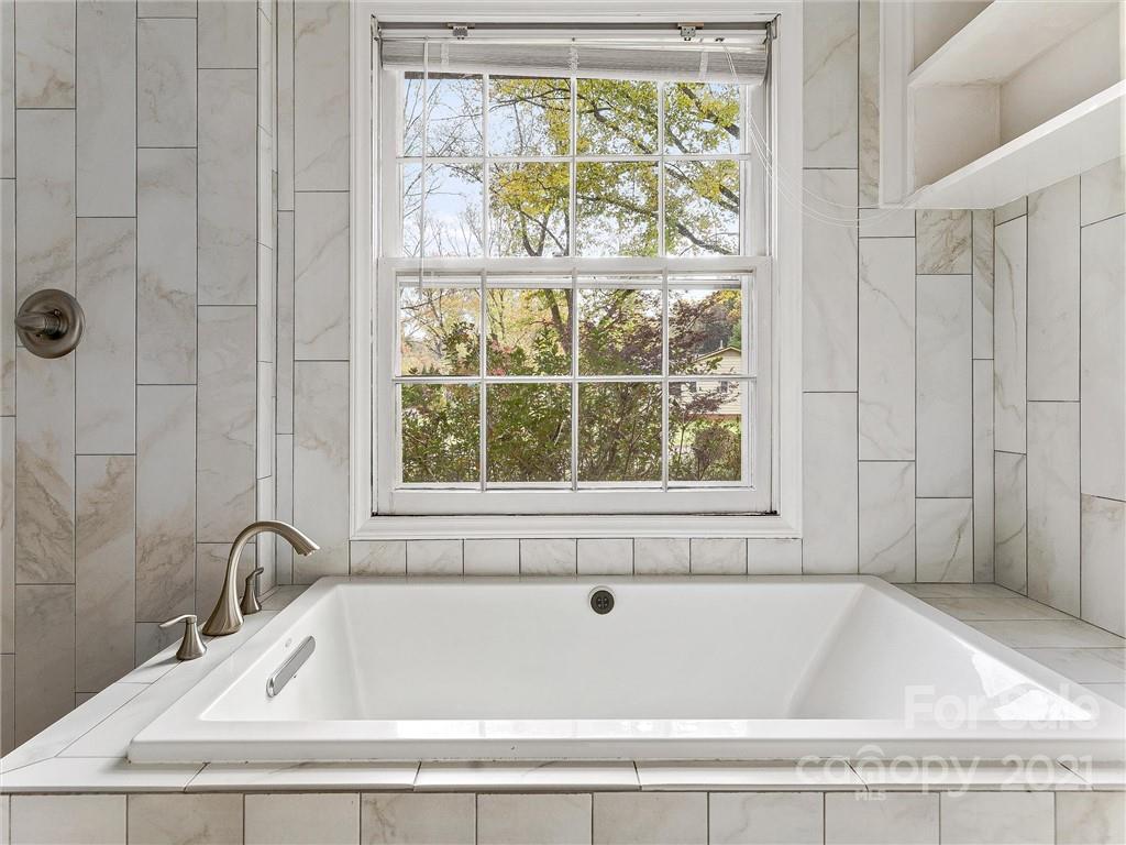43 Sareva Place Asheville NC 28804