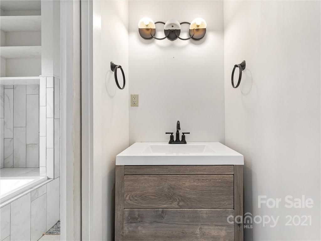 43 Sareva Place Asheville NC 28804