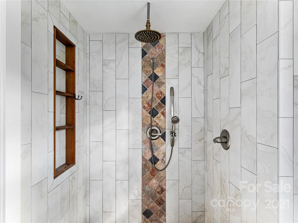 43 Sareva Place Asheville NC 28804