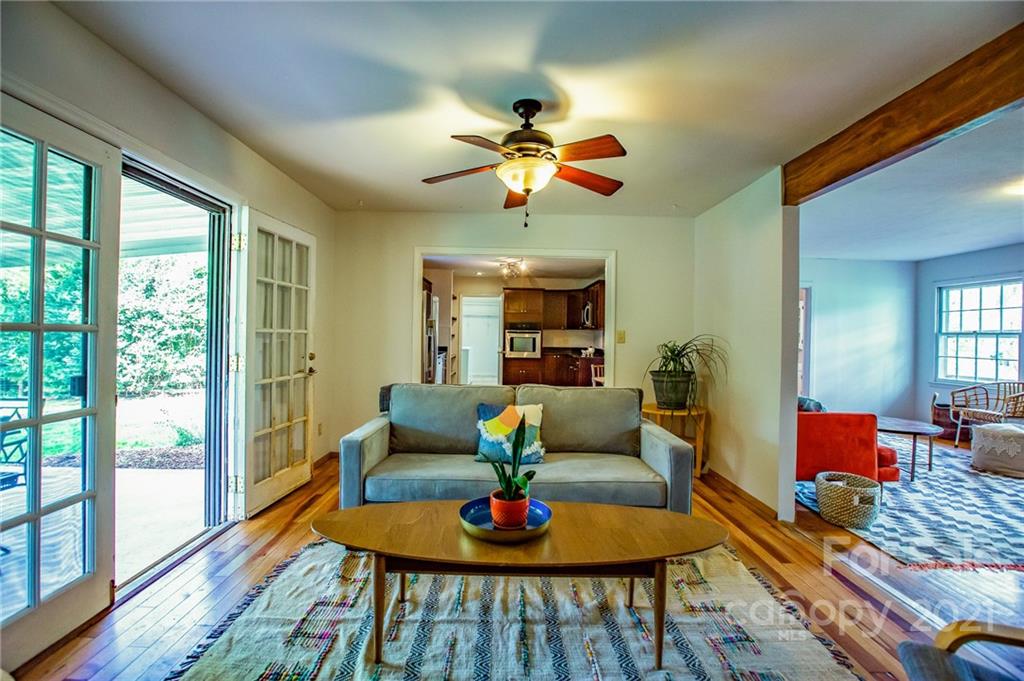 43 Sareva Place Asheville NC 28804