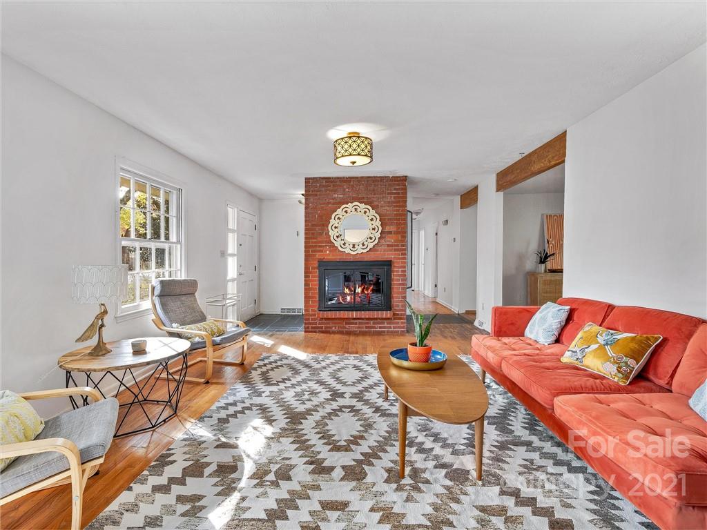 43 Sareva Place Asheville NC 28804