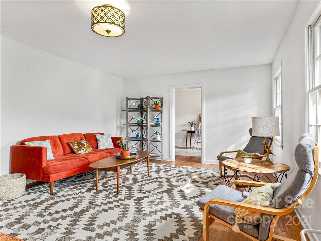 43 Sareva Place Asheville NC 28804