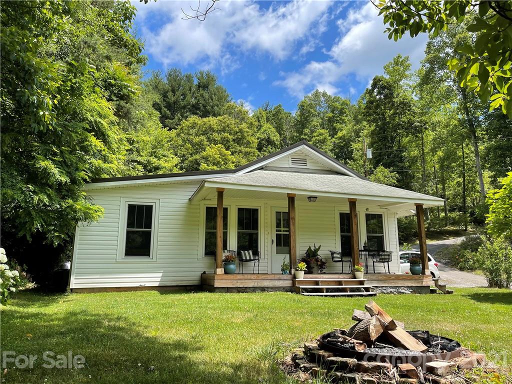 7 Covey Lane Fairview NC 28730