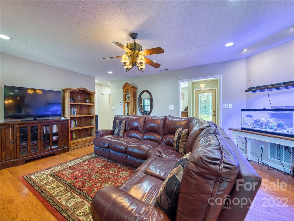 122 Coyote Hollow Road Waynesville NC 28785