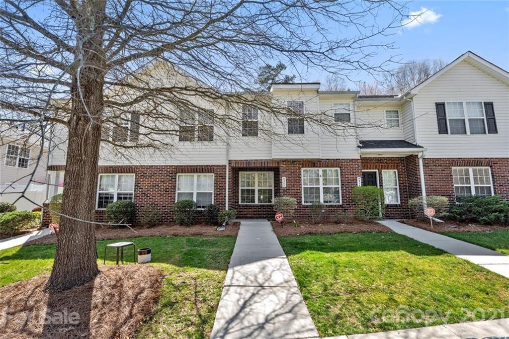 4322 Yoruk Forest Lane Charlotte NC 28211