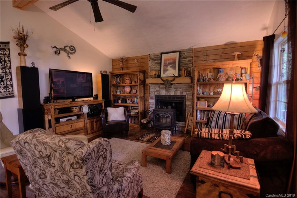 363 Huckleberry Drive Burnsville NC 28714