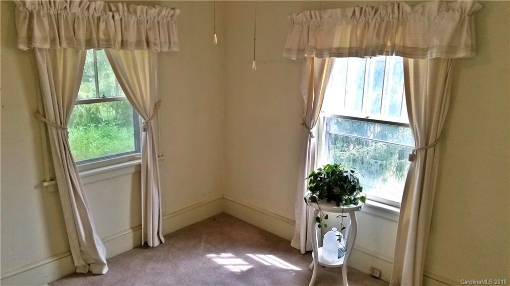 157 Starnes Cove Road Asheville NC 28806