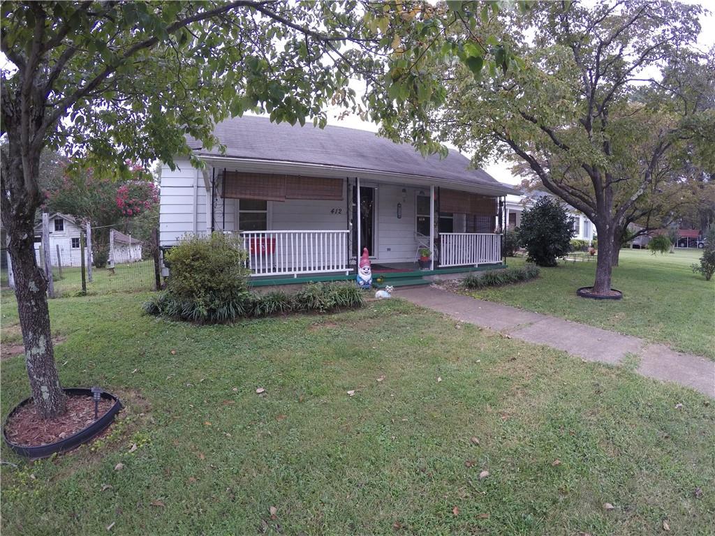 412 N Davis Avenue Newton NC 28658
