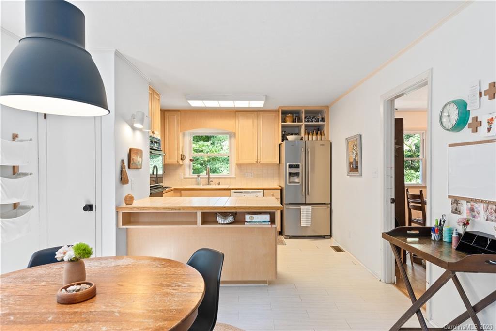 35 Woodbury Road Asheville NC 28804