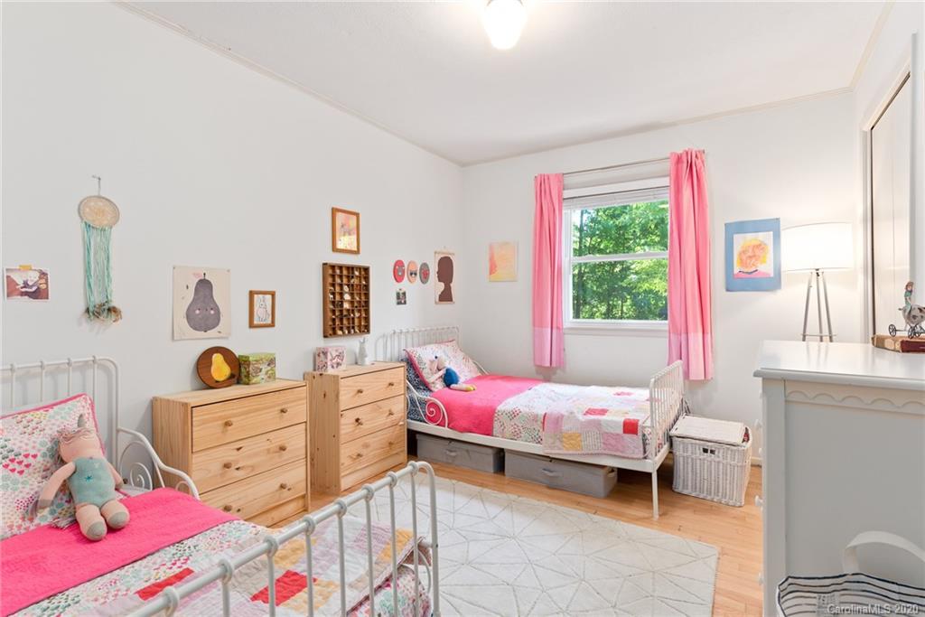 35 Woodbury Road Asheville NC 28804