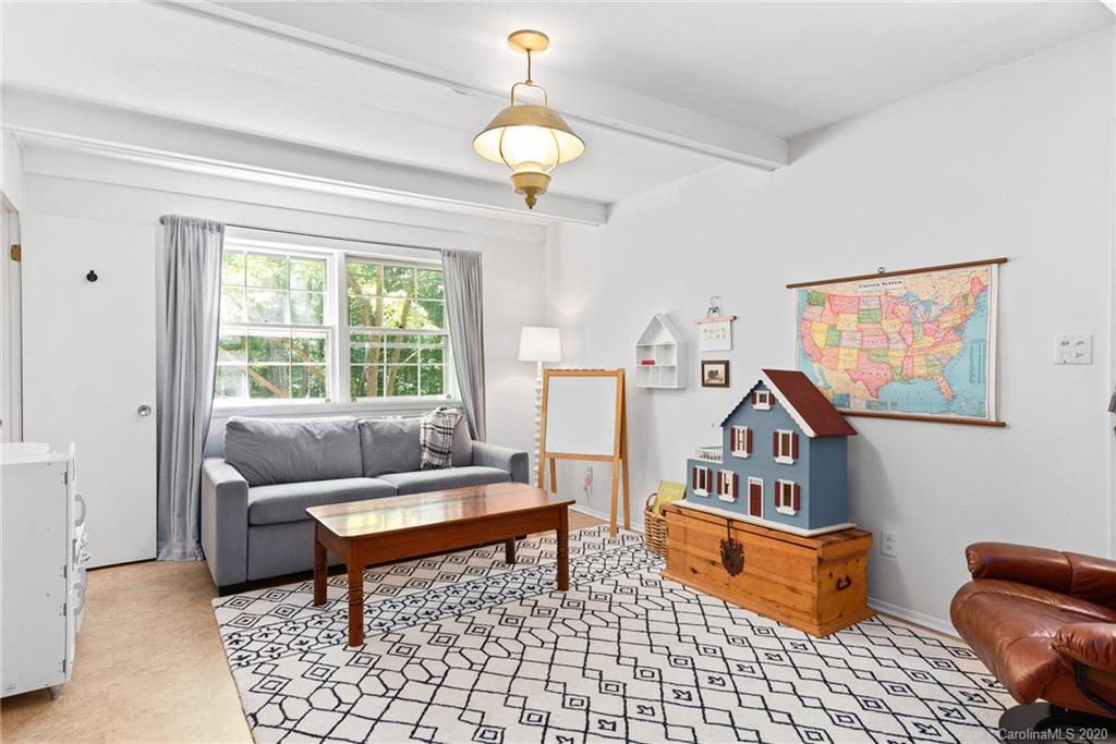 35 Woodbury Road Asheville NC 28804