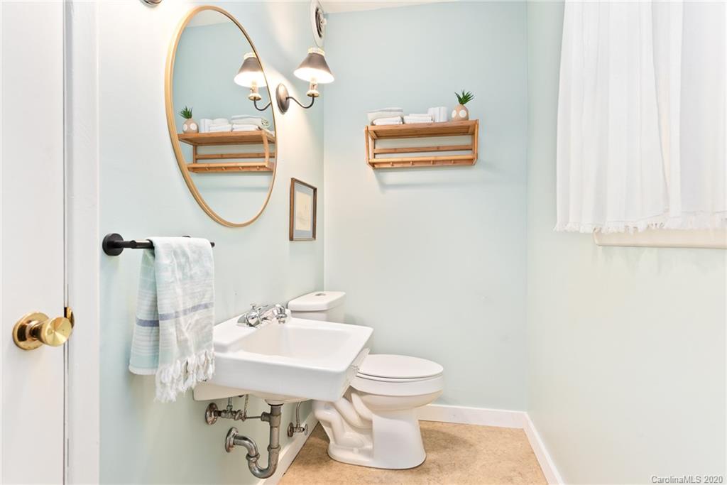 35 Woodbury Road Asheville NC 28804