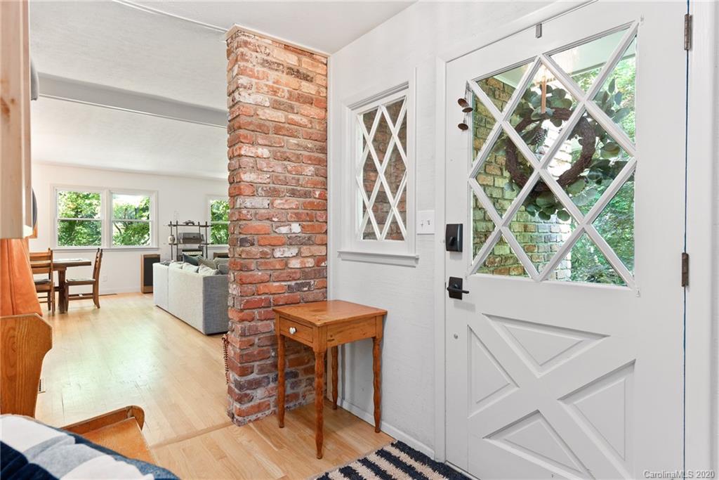 35 Woodbury Road Asheville NC 28804
