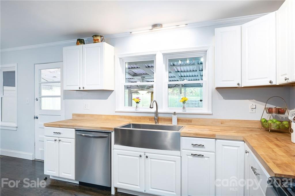 38 Reese Road Asheville NC 28805