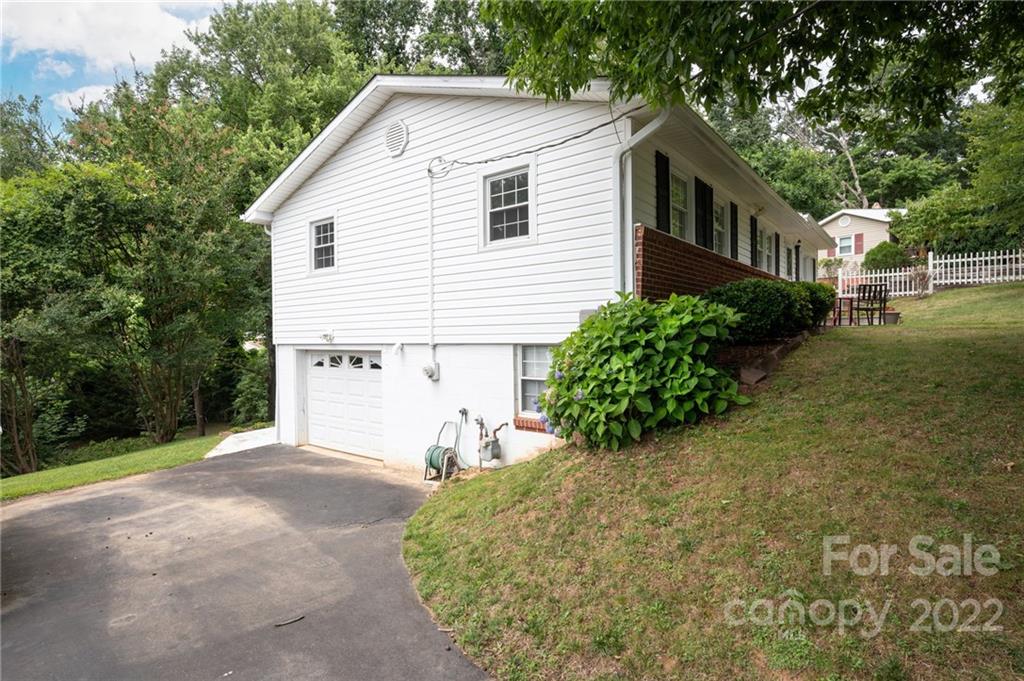 9 Azalea Road Arden NC 28704
