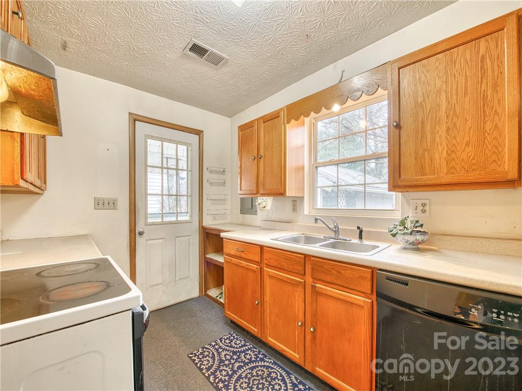 884 North Canton Road Canton NC 28716