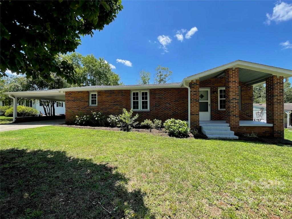 64 W Jay Drive Taylorsville NC 28681