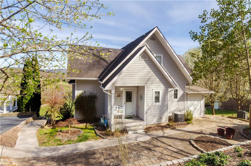 186 Greens View Drive Horse Shoe NC 28742