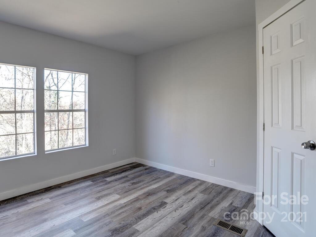 18 Tootsie Lane Candler NC 28715
