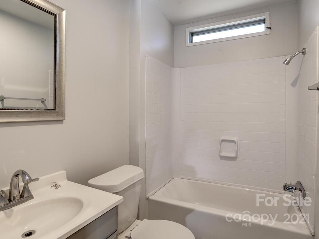 18 Tootsie Lane Candler NC 28715