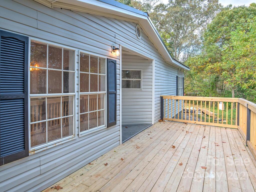 18 Tootsie Lane Candler NC 28715