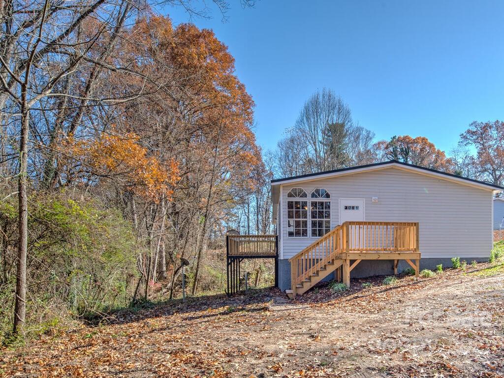 18 Tootsie Lane Candler NC 28715