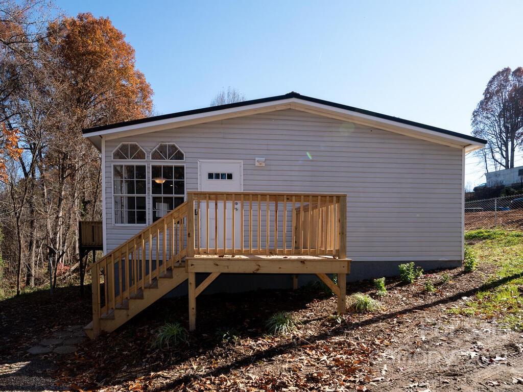 18 Tootsie Lane Candler NC 28715