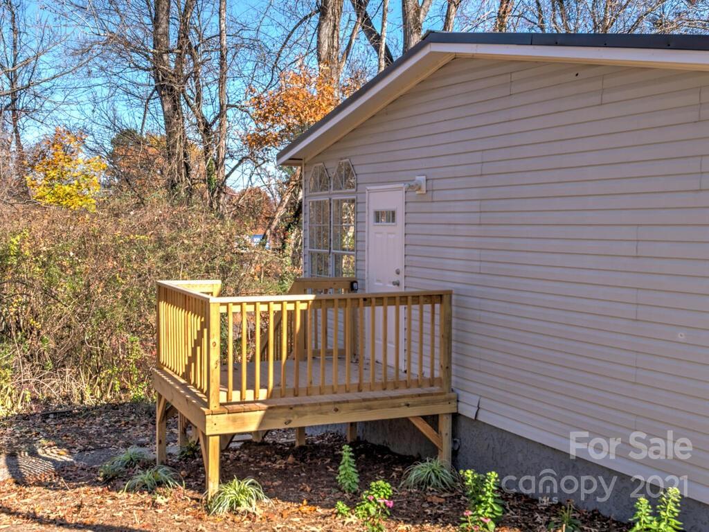 18 Tootsie Lane Candler NC 28715
