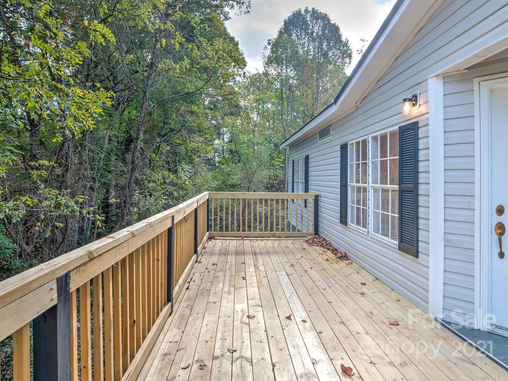 18 Tootsie Lane Candler NC 28715