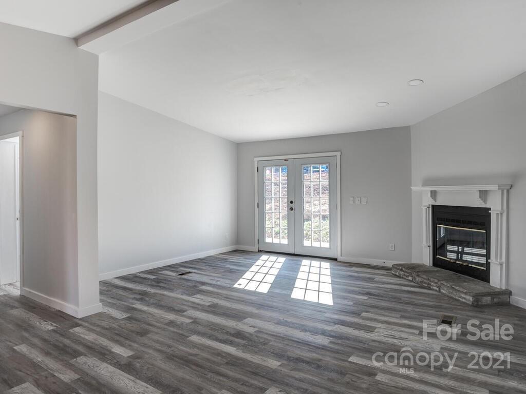 18 Tootsie Lane Candler NC 28715
